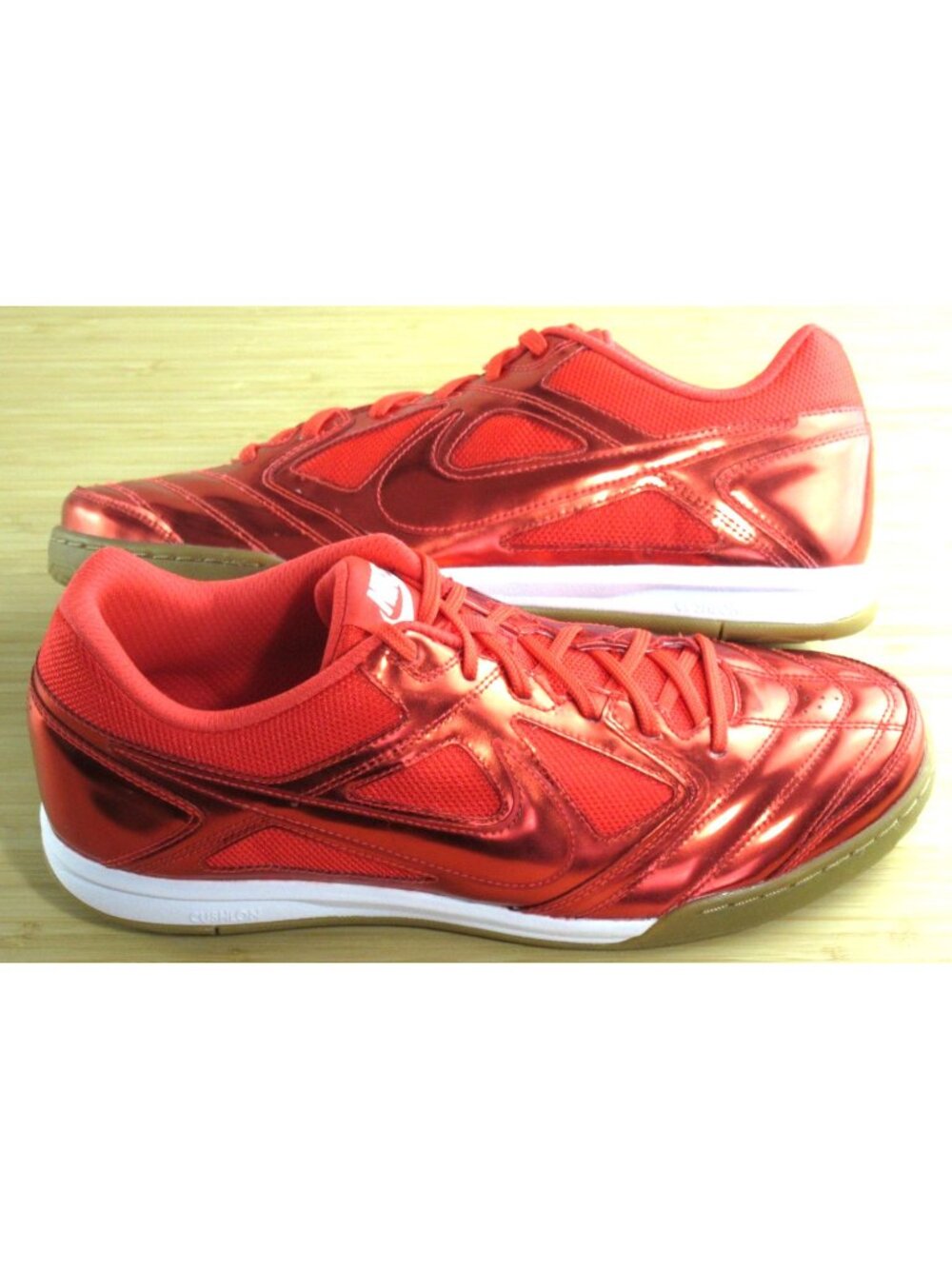 Nike Men's Gato LV8 Indoor Soccer Shoes Crimson Red Gum Metallic Size 10.5 NEW